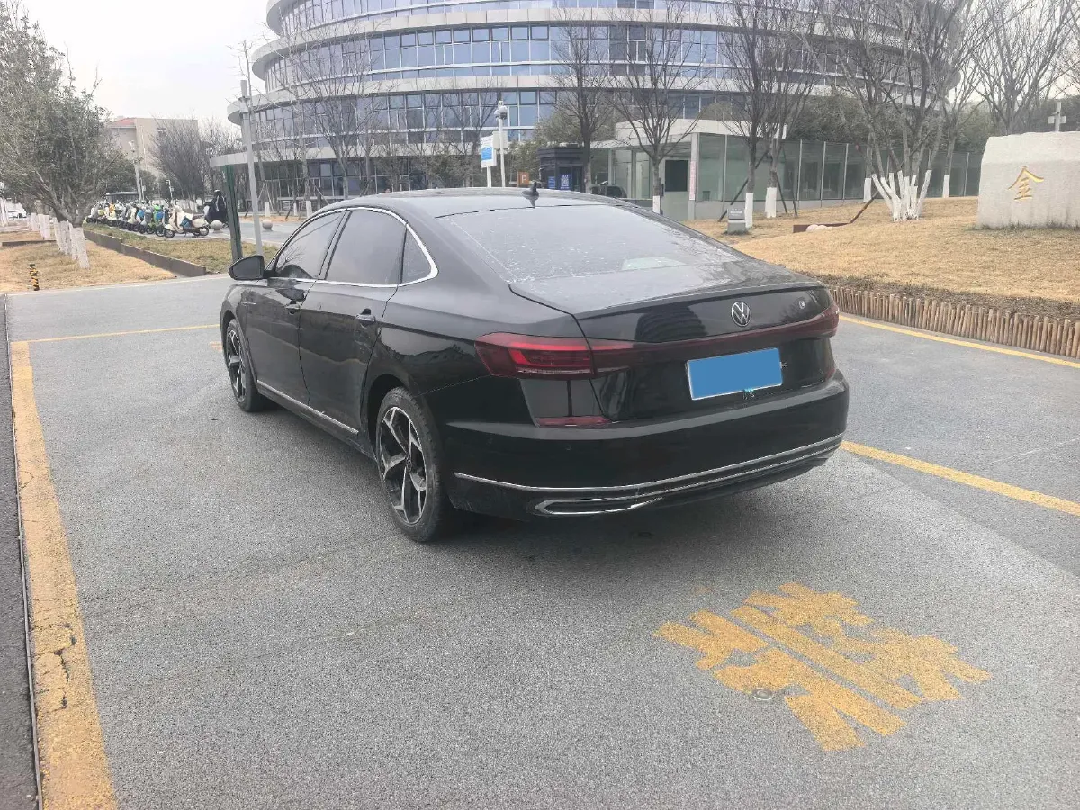 2024 Volkswagen Passat 2.0T 220HP L4 7DCT,autocango,china used car exporter,china ev exporter,chinese used car exporter,chinese used ev exporter