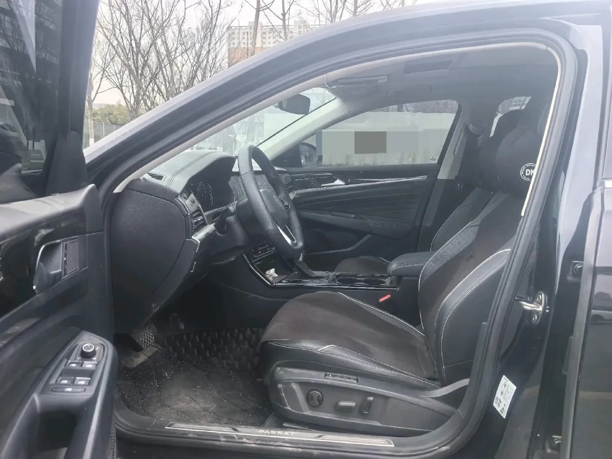2024 Volkswagen Passat 2.0T 220HP L4 7DCT,autocango,china used car exporter,china ev exporter,chinese used car exporter,chinese used ev exporter