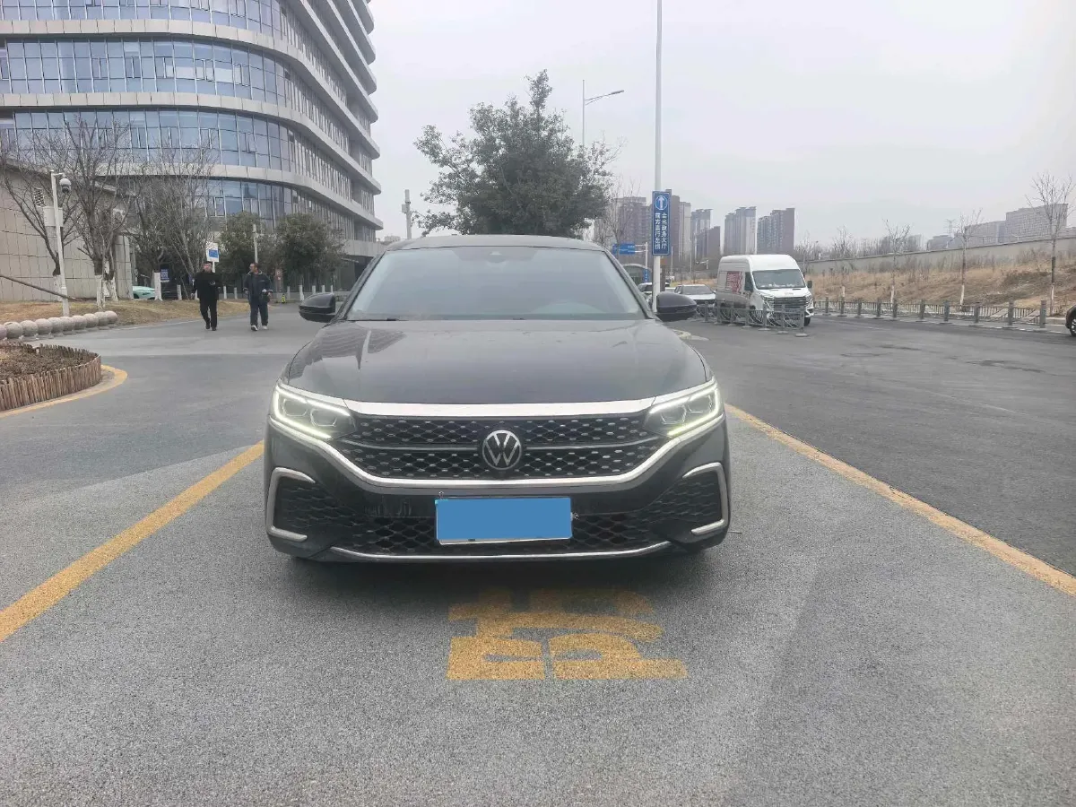 2024 Volkswagen Passat 2.0T 220HP L4 7DCT,autocango,china used car exporter,china ev exporter,chinese used car exporter,chinese used ev exporter