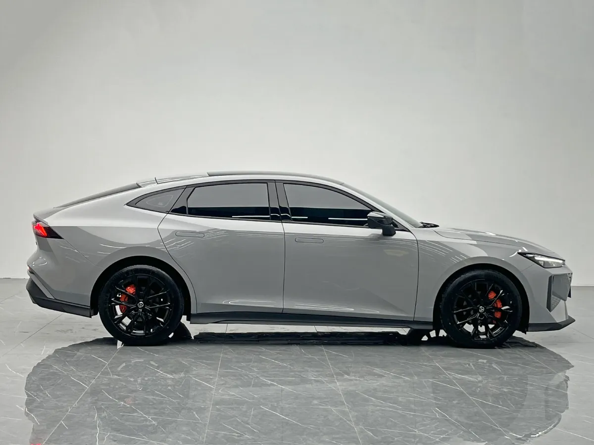 2024 ChangAn UNI-V 1.5T 188HP L4 7DCT,autocango,china used car exporter,china ev exporter,chinese used car exporter,chinese used ev exporter