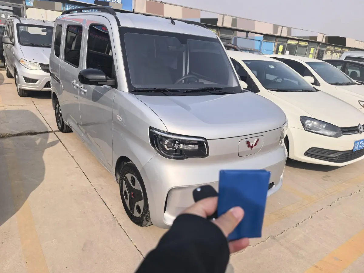 2025 WuLing HongGuang MINI EV BEV 16.2KWH,autocango,china used car exporter,china ev exporter,chinese used car exporter,chinese used ev exporter