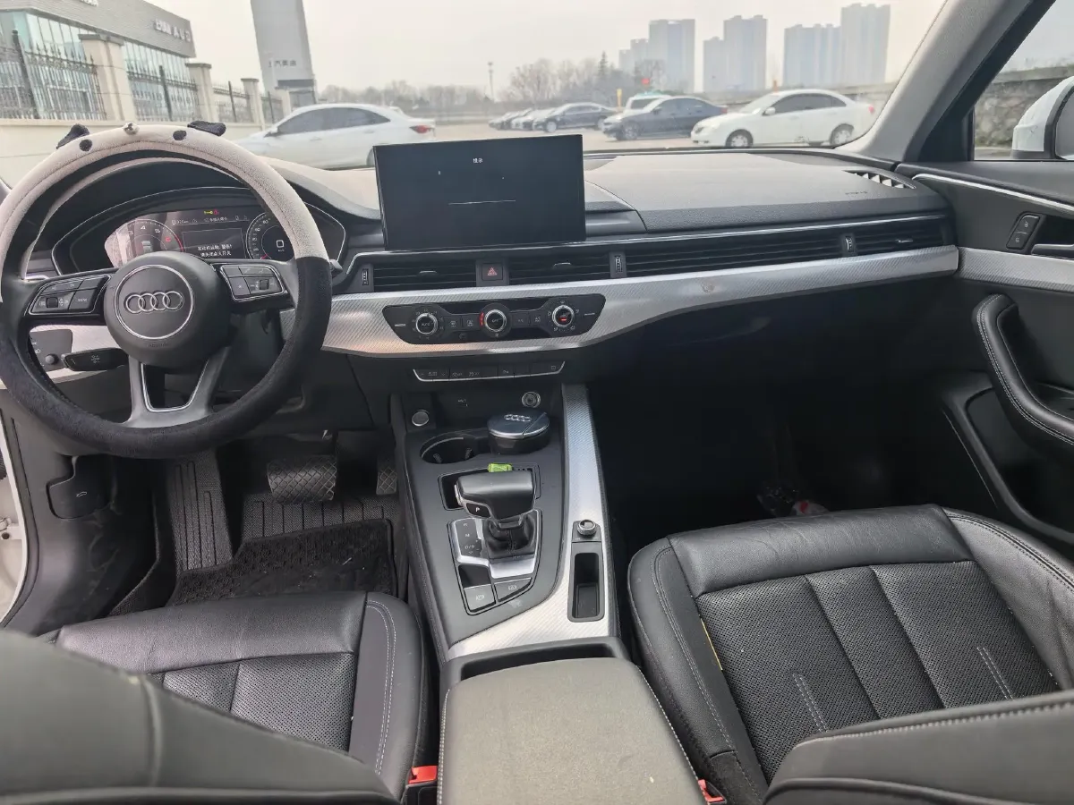 2020 Audi A4L 2.0T 190HP L4 7DCT,autocango,china used car exporter,china ev exporter,chinese used car exporter,chinese used ev exporter