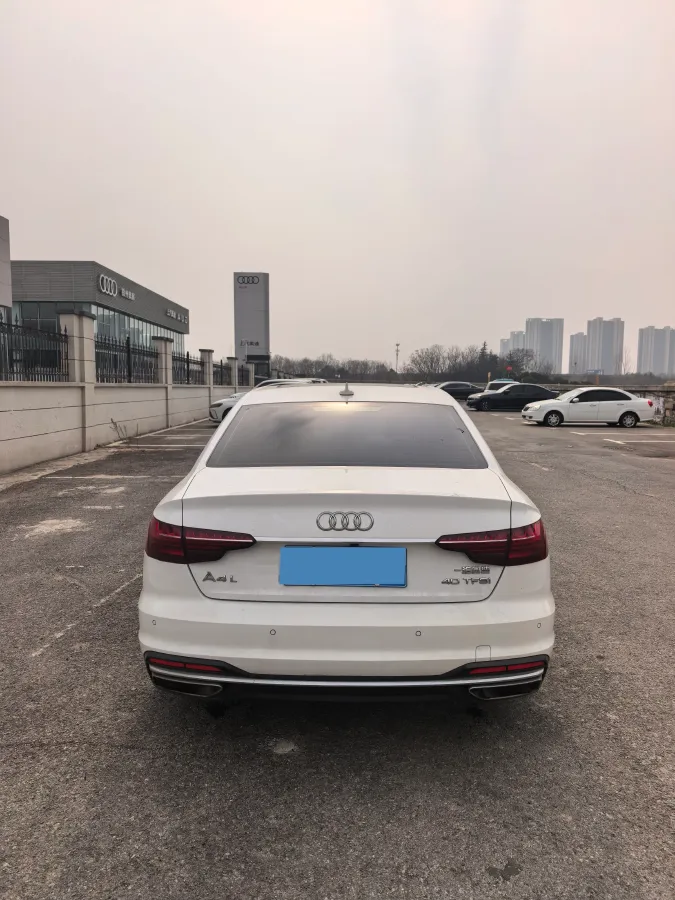 2020 Audi A4L 2.0T 190HP L4 7DCT,autocango,china used car exporter,china ev exporter,chinese used car exporter,chinese used ev exporter