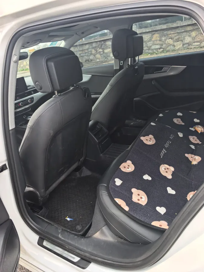 2020 Audi A4L 2.0T 190HP L4 7DCT,autocango,china used car exporter,china ev exporter,chinese used car exporter,chinese used ev exporter