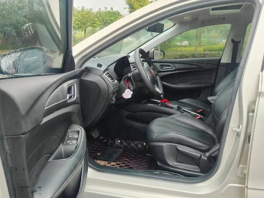 2019 Roewe i5 1.5L 120HP L4 CVT,autocango,china used car exporter,china ev exporter,chinese used car exporter,chinese used ev exporter