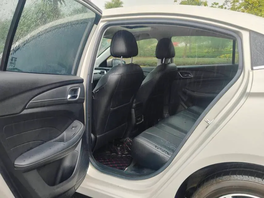 2019 Roewe i5 1.5L 120HP L4 CVT,autocango,china used car exporter,china ev exporter,chinese used car exporter,chinese used ev exporter