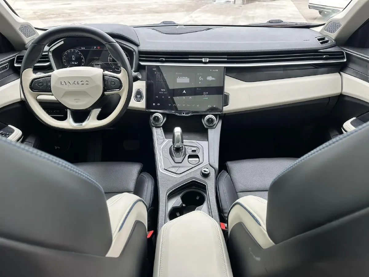 2021 LYNK&CO 01 2.0T 218HP L4 8AT,autocango,china used car exporter,china ev exporter,chinese used car exporter,chinese used ev exporter