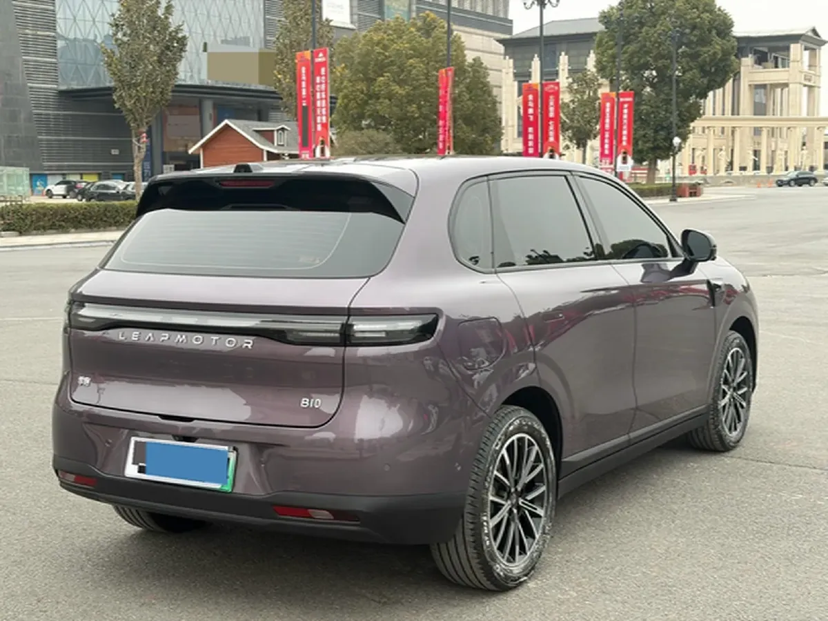 2025 Leapmotor B10 BEV 67.1KWH,autocango,china used car exporter,china ev exporter,chinese used car exporter,chinese used ev exporter