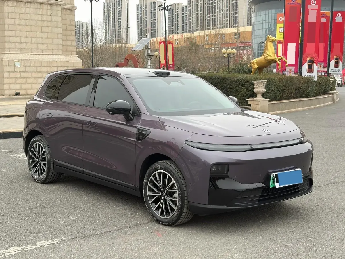 2025 Leapmotor B10 BEV 67.1KWH,autocango,china used car exporter,china ev exporter,chinese used car exporter,chinese used ev exporter