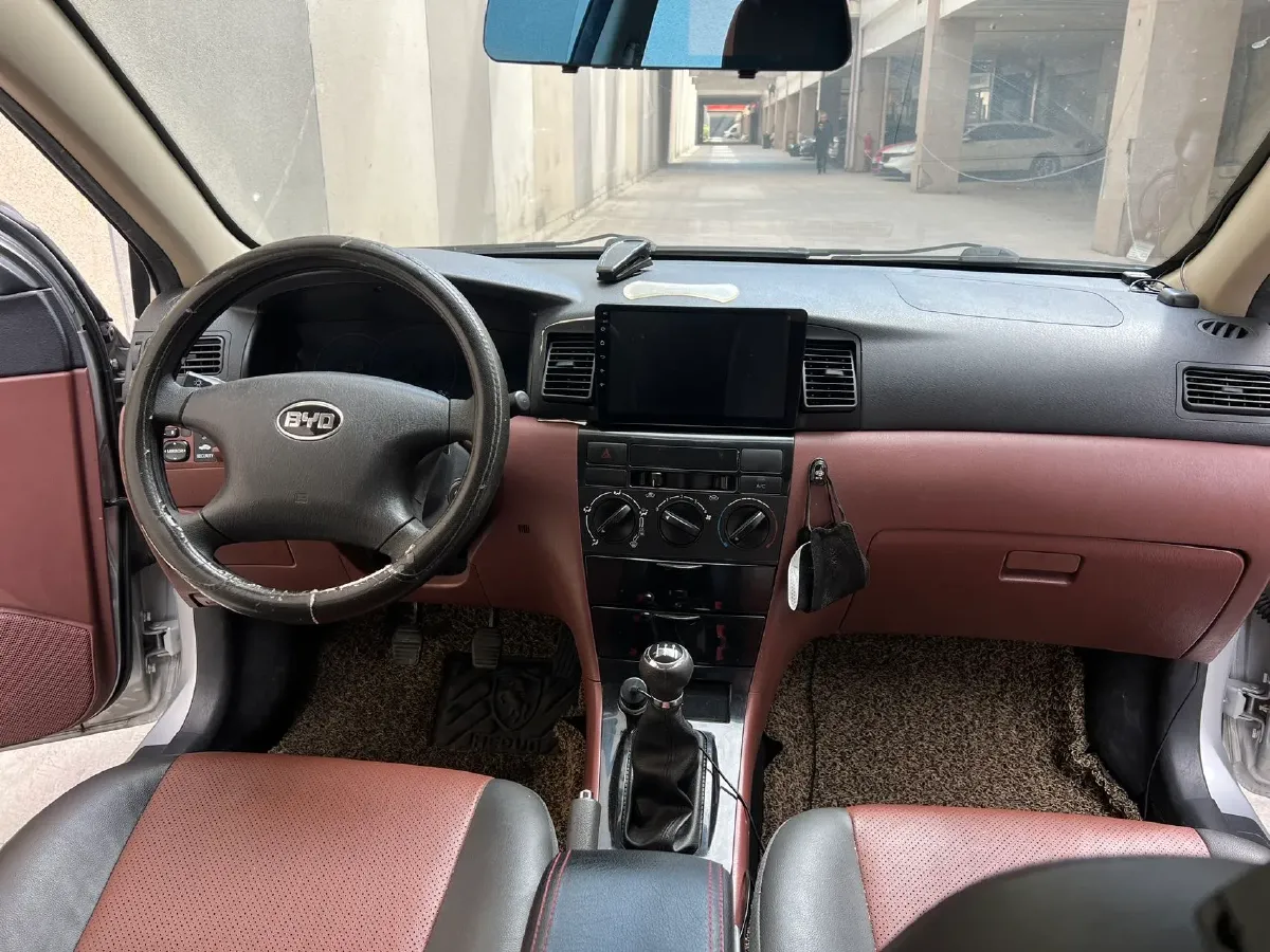 2013 FAW Vita V5 1.5L 102HP L4 5MT,autocango,china used car exporter,china ev exporter,chinese used car exporter,chinese used ev exporter