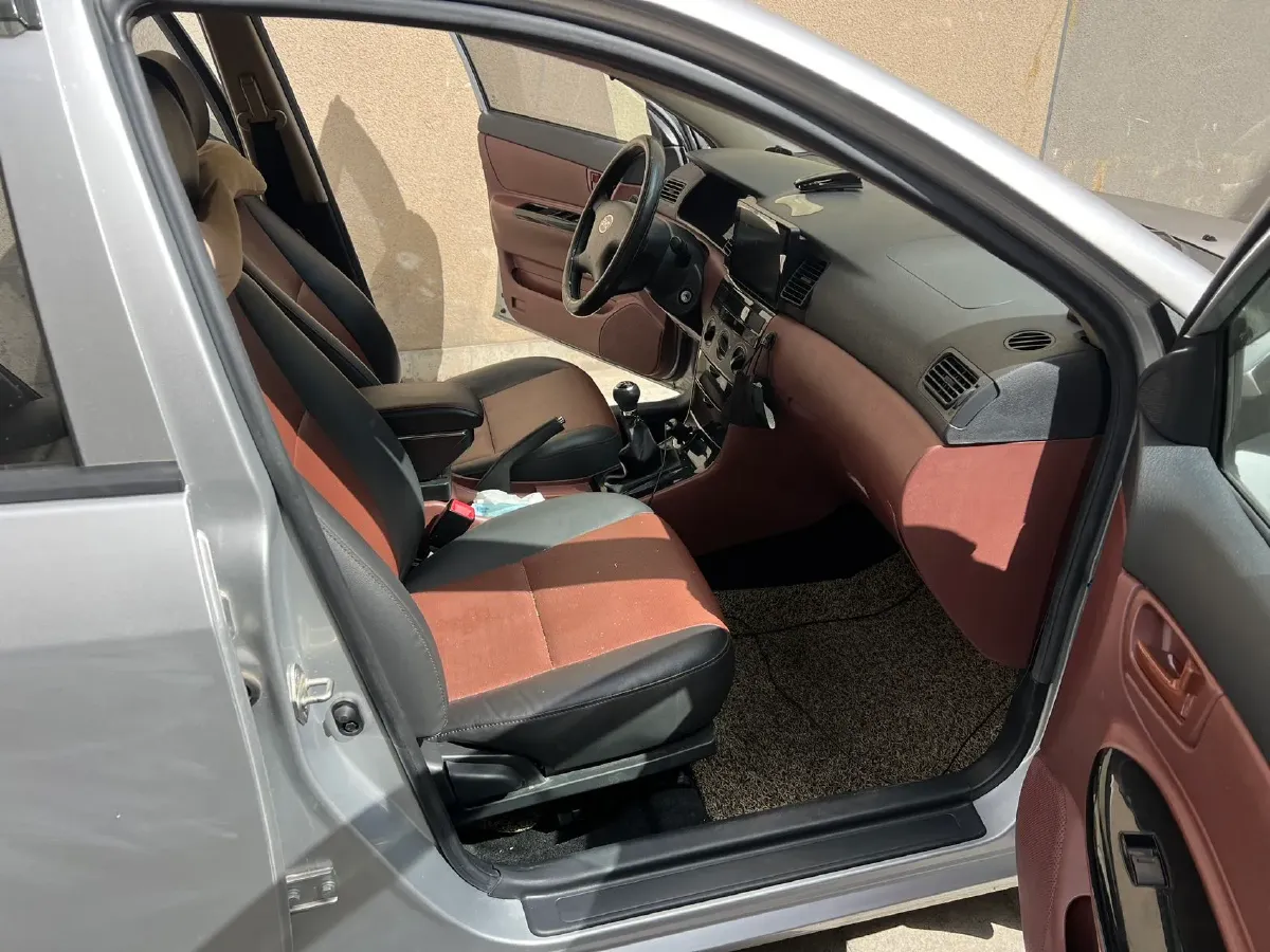 2013 FAW Vita V5 1.5L 102HP L4 5MT,autocango,china used car exporter,china ev exporter,chinese used car exporter,chinese used ev exporter