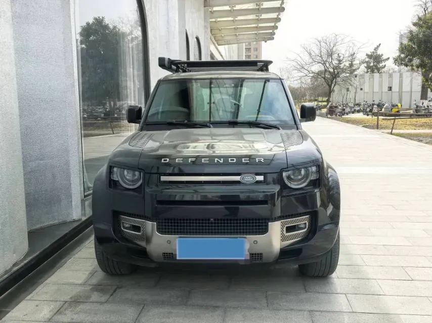 2022 Land Rover Defender 3.0T 400HP L6 8AT,autocango,china used car exporter,china ev exporter,chinese used car exporter,chinese used ev exporter