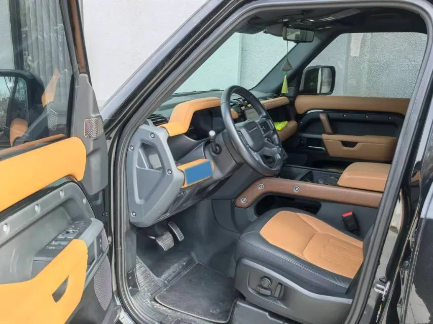 2022 Land Rover Defender 3.0T 400HP L6 8AT,autocango,china used car exporter,china ev exporter,chinese used car exporter,chinese used ev exporter