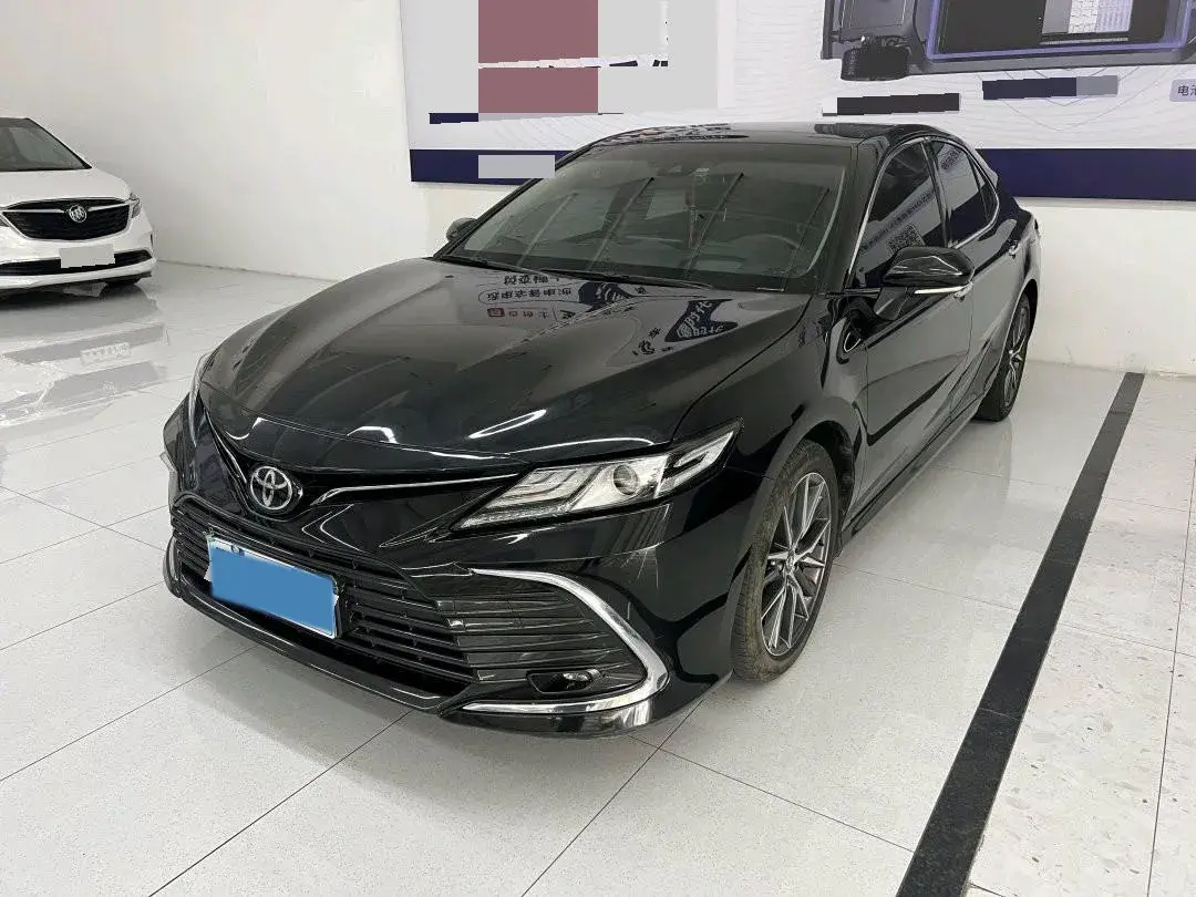 2021 Toyota Camry 2.5L 209HP L4 8AT