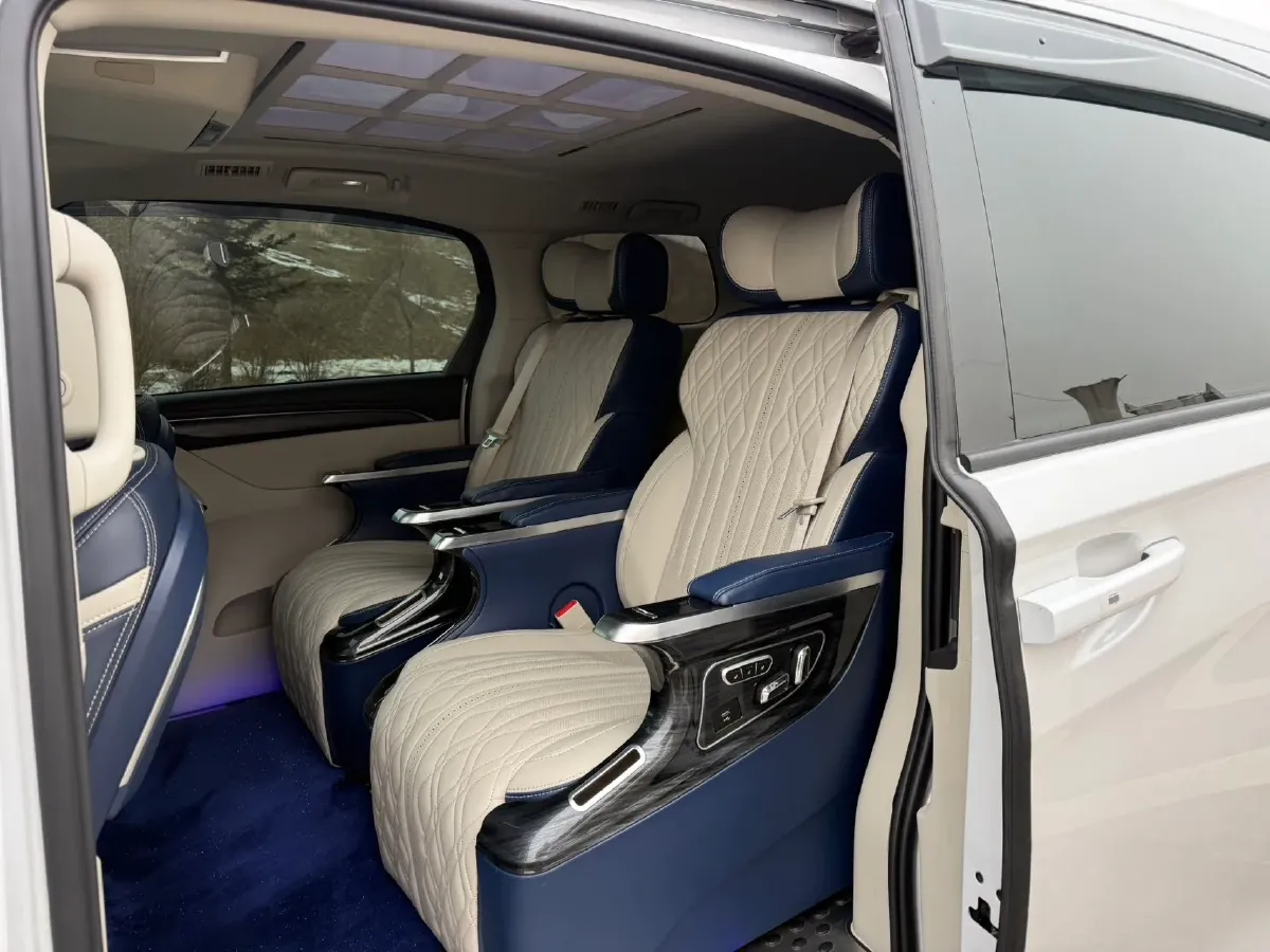 2021 Buick GL8 2.0T 237HP L4 9AT,autocango,china used car exporter,china ev exporter,chinese used car exporter,chinese used ev exporter