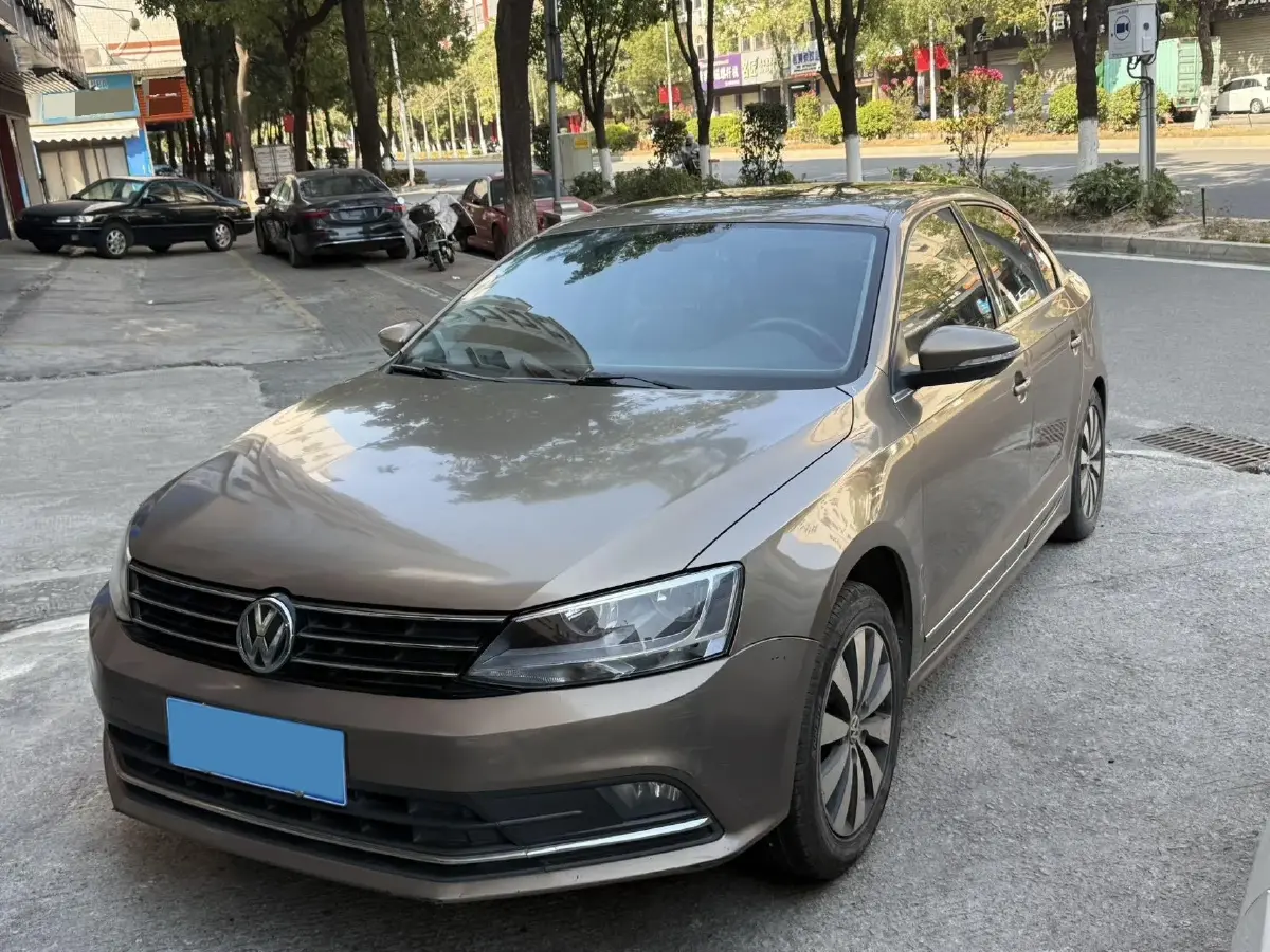 2018 Volkswagen Sagitar 1.2T 110HP L4 7DCT