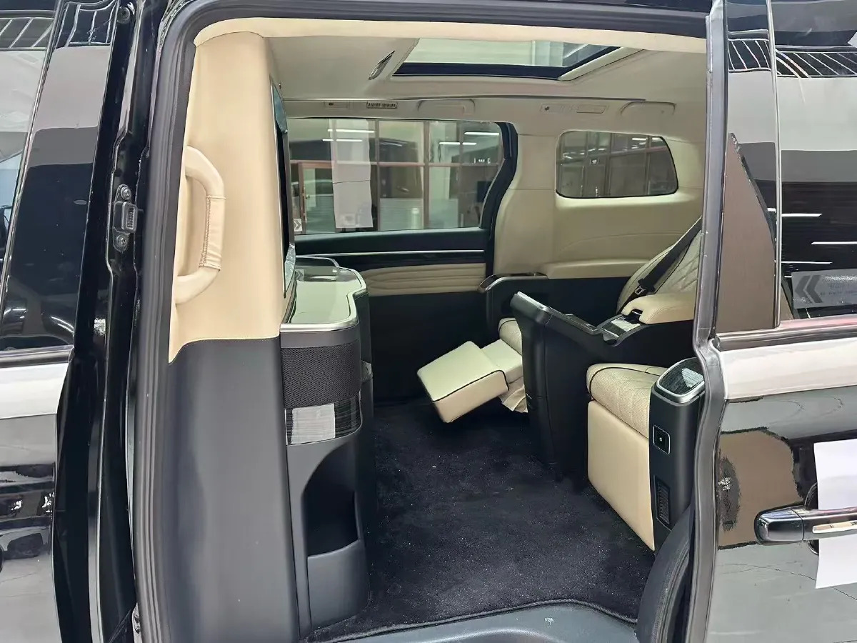 2021 GAC Trumpchi M8 2.0T 252HP L4 8AT,autocango,china used car exporter,china ev exporter,chinese used car exporter,chinese used ev exporter