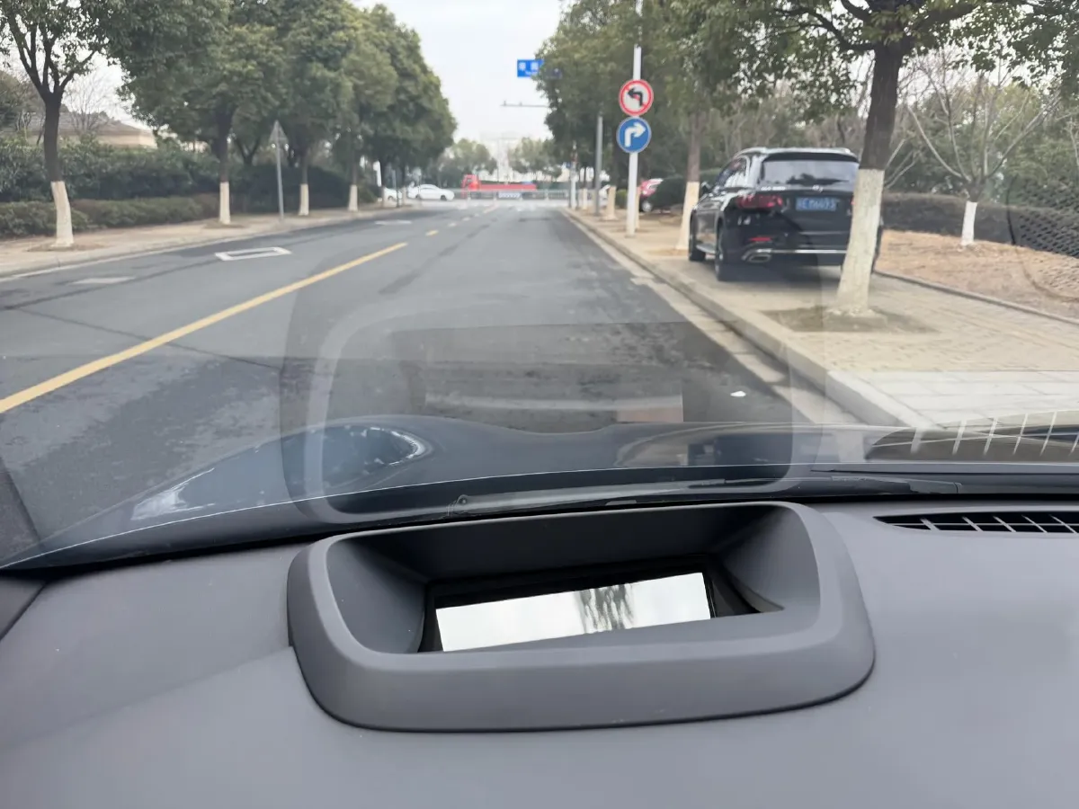 2022 AITO AITO M5 Range Extended 125HP REEV 40KWH,autocango,china used car exporter,china ev exporter,chinese used car exporter,chinese used ev exporter