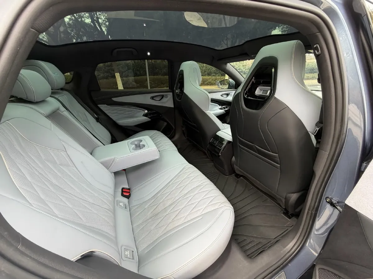 2022 AITO AITO M5 Range Extended 125HP REEV 40KWH,autocango,china used car exporter,china ev exporter,chinese used car exporter,chinese used ev exporter