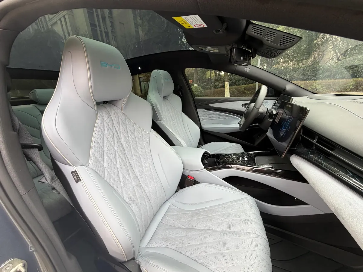 2022 AITO AITO M5 Range Extended 125HP REEV 40KWH,autocango,china used car exporter,china ev exporter,chinese used car exporter,chinese used ev exporter