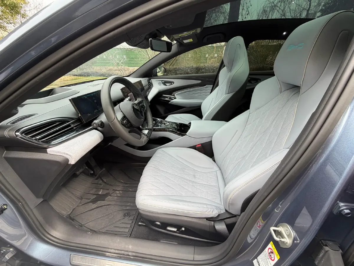 2022 AITO AITO M5 Range Extended 125HP REEV 40KWH,autocango,china used car exporter,china ev exporter,chinese used car exporter,chinese used ev exporter