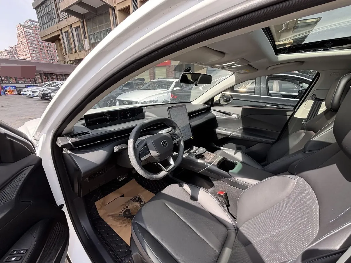 2025 ChangAn Eado 1.5T 192HP L4 7DCT,autocango,china used car exporter,china ev exporter,chinese used car exporter,chinese used ev exporter