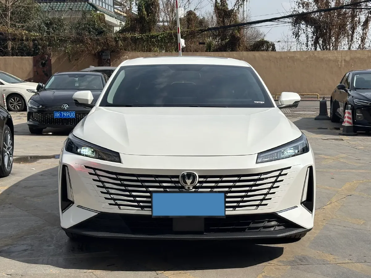 2025 ChangAn Eado 1.5T 192HP L4 7DCT,autocango,china used car exporter,china ev exporter,chinese used car exporter,chinese used ev exporter