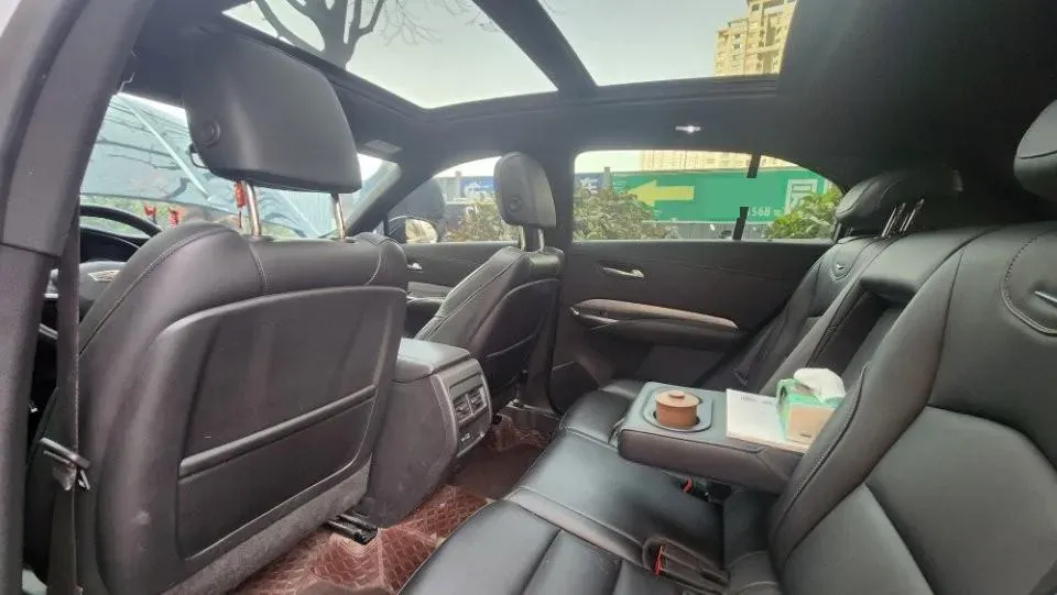 2021 Cadillac XT4 2.0T 237HP L4 9AT,autocango,china used car exporter,china ev exporter,chinese used car exporter,chinese used ev exporter