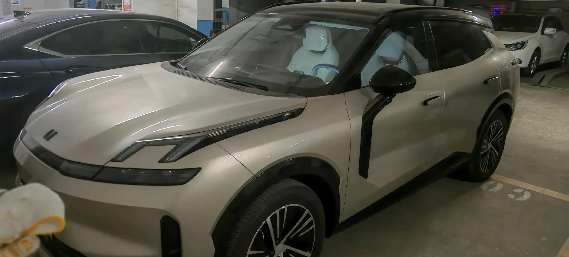 2023 LYNK&CO 08 EM-P 1.5T 163HP L4 3DHT PHEV 39.6KWH