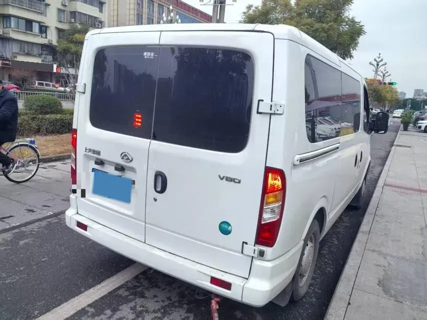 2024 MAXUS XinTu V80 2.0T 147HP L4 6MT,autocango,china used car exporter,china ev exporter,chinese used car exporter,chinese used ev exporter