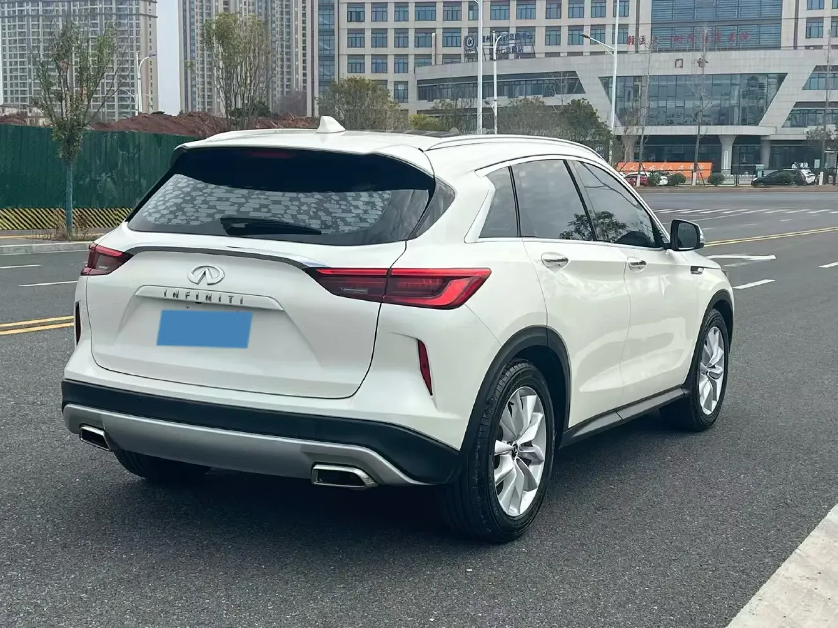 2018 Infiniti QX30 2.0T 211HP L4 7DCT,autocango,china used car exporter,china ev exporter,chinese used car exporter,chinese used ev exporter