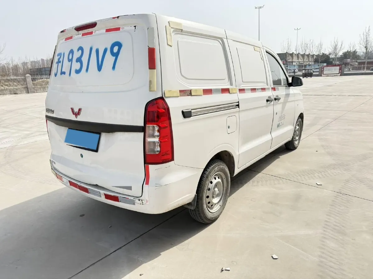 2021 WuLing RongGuang Mini Truck 1.2L 76HP L4 5MT,autocango,china used car exporter,china ev exporter,chinese used car exporter,chinese used ev exporter