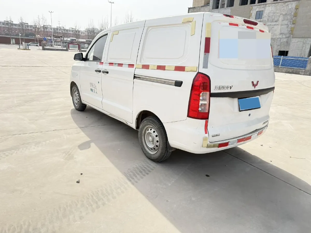 2021 WuLing RongGuang Mini Truck 1.2L 76HP L4 5MT,autocango,china used car exporter,china ev exporter,chinese used car exporter,chinese used ev exporter