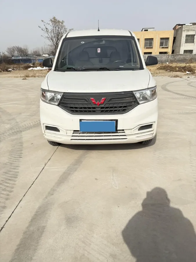2021 WuLing RongGuang Mini Truck 1.2L 76HP L4 5MT,autocango,china used car exporter,china ev exporter,chinese used car exporter,chinese used ev exporter