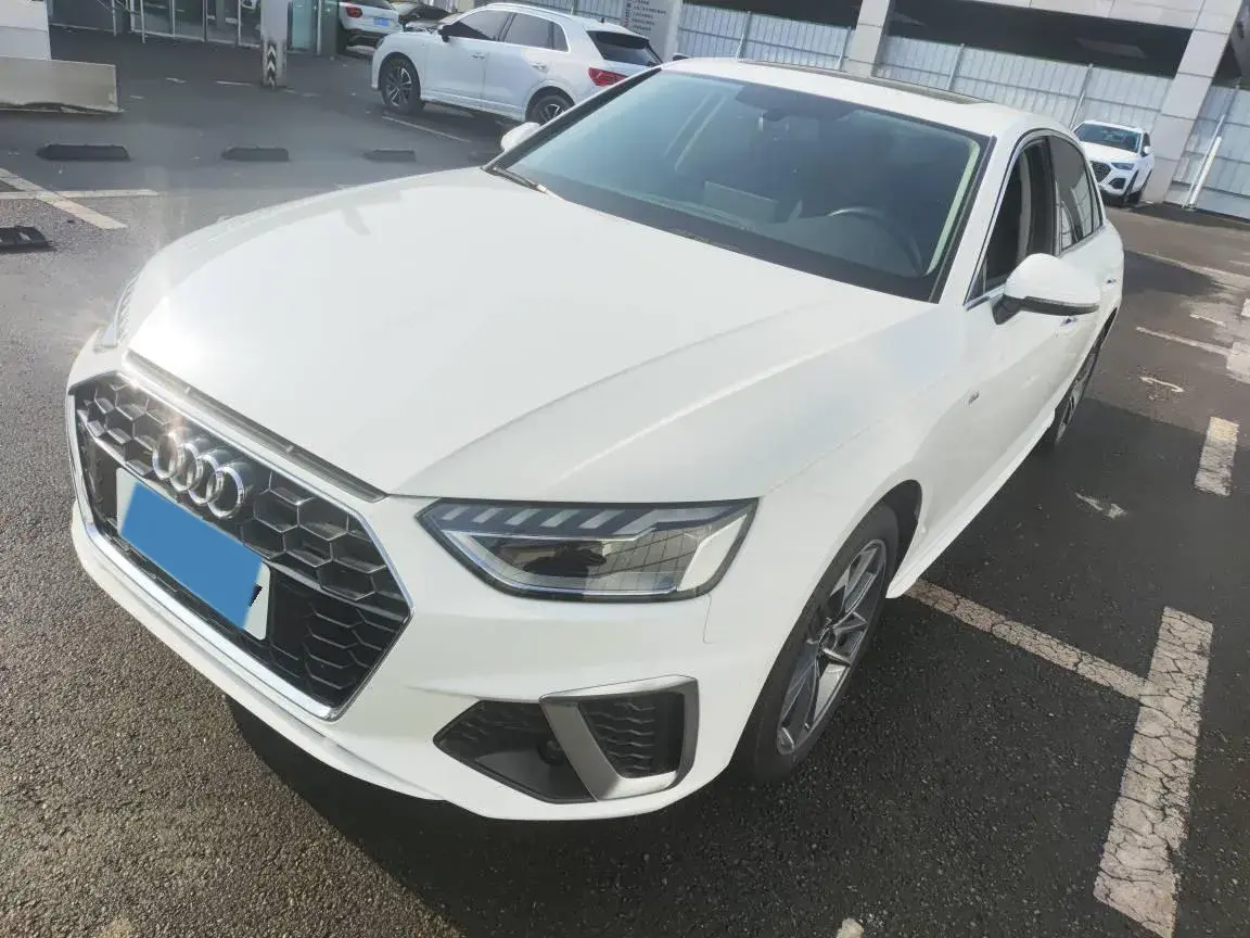 2023 Audi A4L 2.0T 190HP L4 7DCT