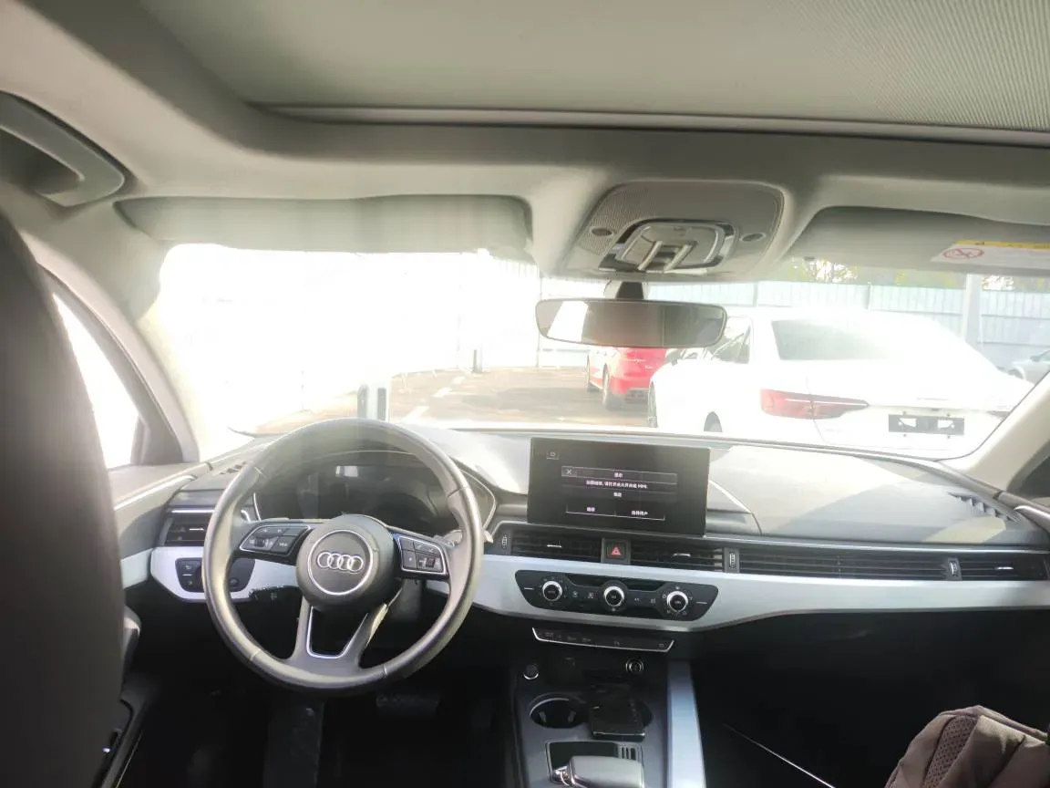 2023 Audi A4L 2.0T 190HP L4 7DCT,autocango,china used car exporter,china ev exporter,chinese used car exporter,chinese used ev exporter