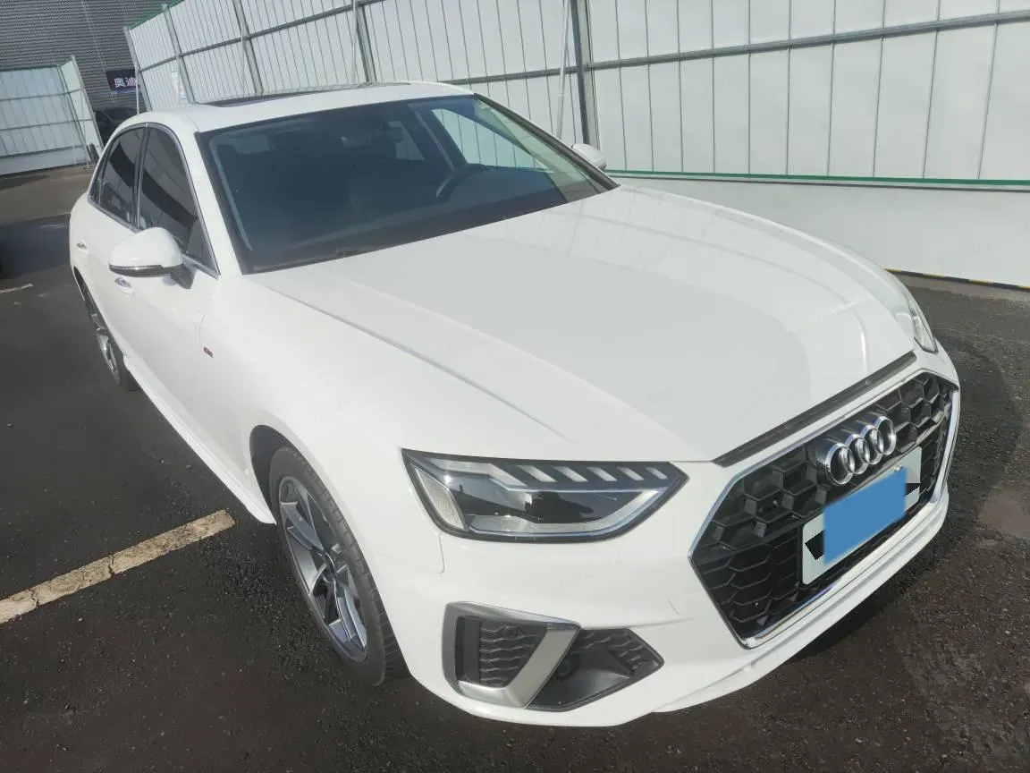 2023 Audi A4L 2.0T 190HP L4 7DCT,autocango,china used car exporter,china ev exporter,chinese used car exporter,chinese used ev exporter