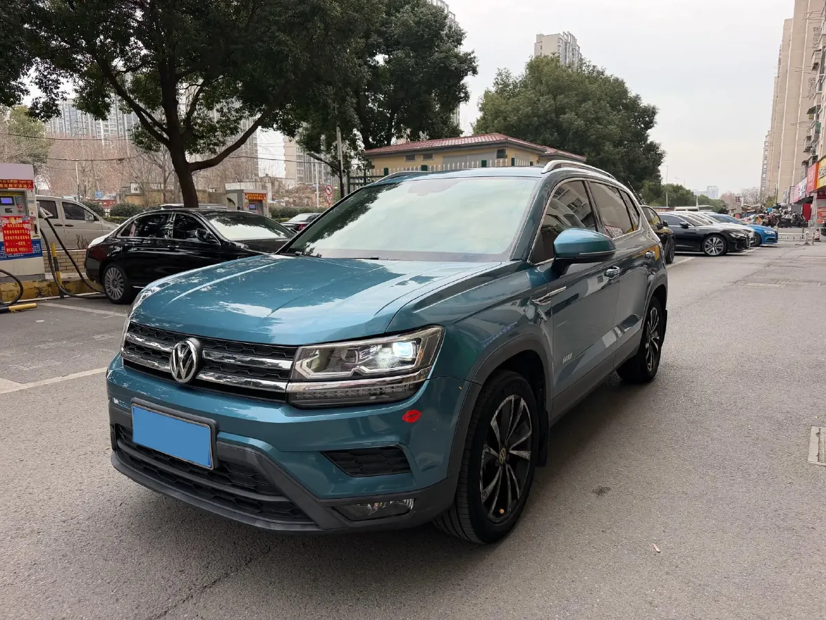 2019 MINI MINI 1.5T 102HP L3 7DCT,autocango,china used car exporter,china ev exporter,chinese used car exporter,chinese used ev exporter