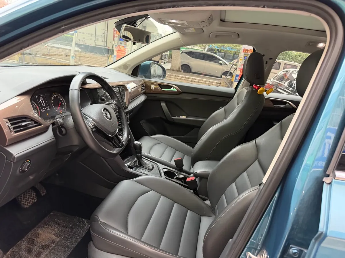 2019 MINI MINI 1.5T 102HP L3 7DCT,autocango,china used car exporter,china ev exporter,chinese used car exporter,chinese used ev exporter