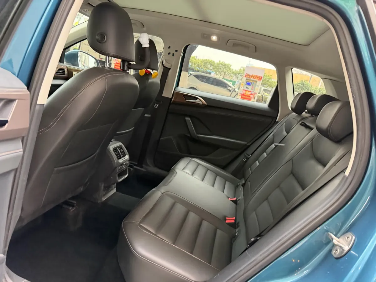 2019 MINI MINI 1.5T 102HP L3 7DCT,autocango,china used car exporter,china ev exporter,chinese used car exporter,chinese used ev exporter