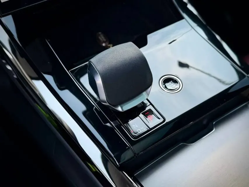 2024 Land Rover Range Rover Sport 3.0T 400HP L6 8AT,autocango,china used car exporter,china ev exporter,chinese used car exporter,chinese used ev exporter