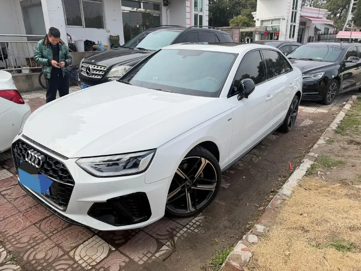 2024 Audi A4L 2.0T 190HP L4 7DCT,autocango,china used car exporter,china ev exporter,chinese used car exporter,chinese used ev exporter