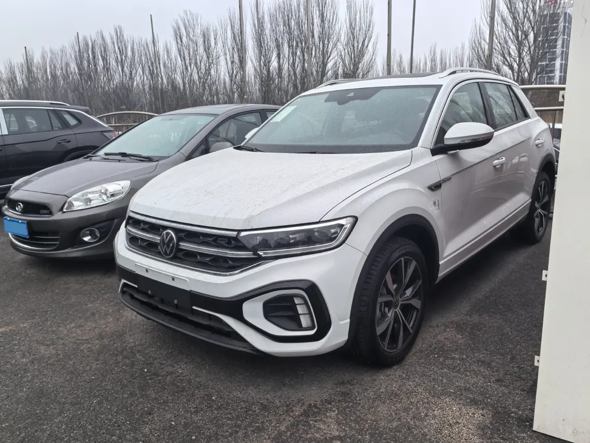 2025 Volkswagen T-Roc 1.5T 160HP L4 7DCT