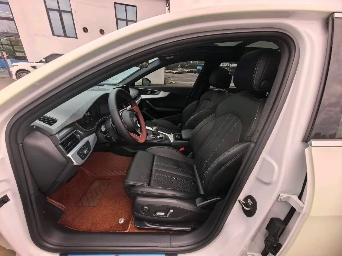 2024 Audi A4L 2.0T 190HP L4 7DCT,autocango,china used car exporter,china ev exporter,chinese used car exporter,chinese used ev exporter