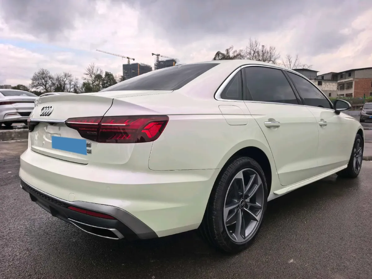 2024 Audi A4L 2.0T 190HP L4 7DCT,autocango,china used car exporter,china ev exporter,chinese used car exporter,chinese used ev exporter