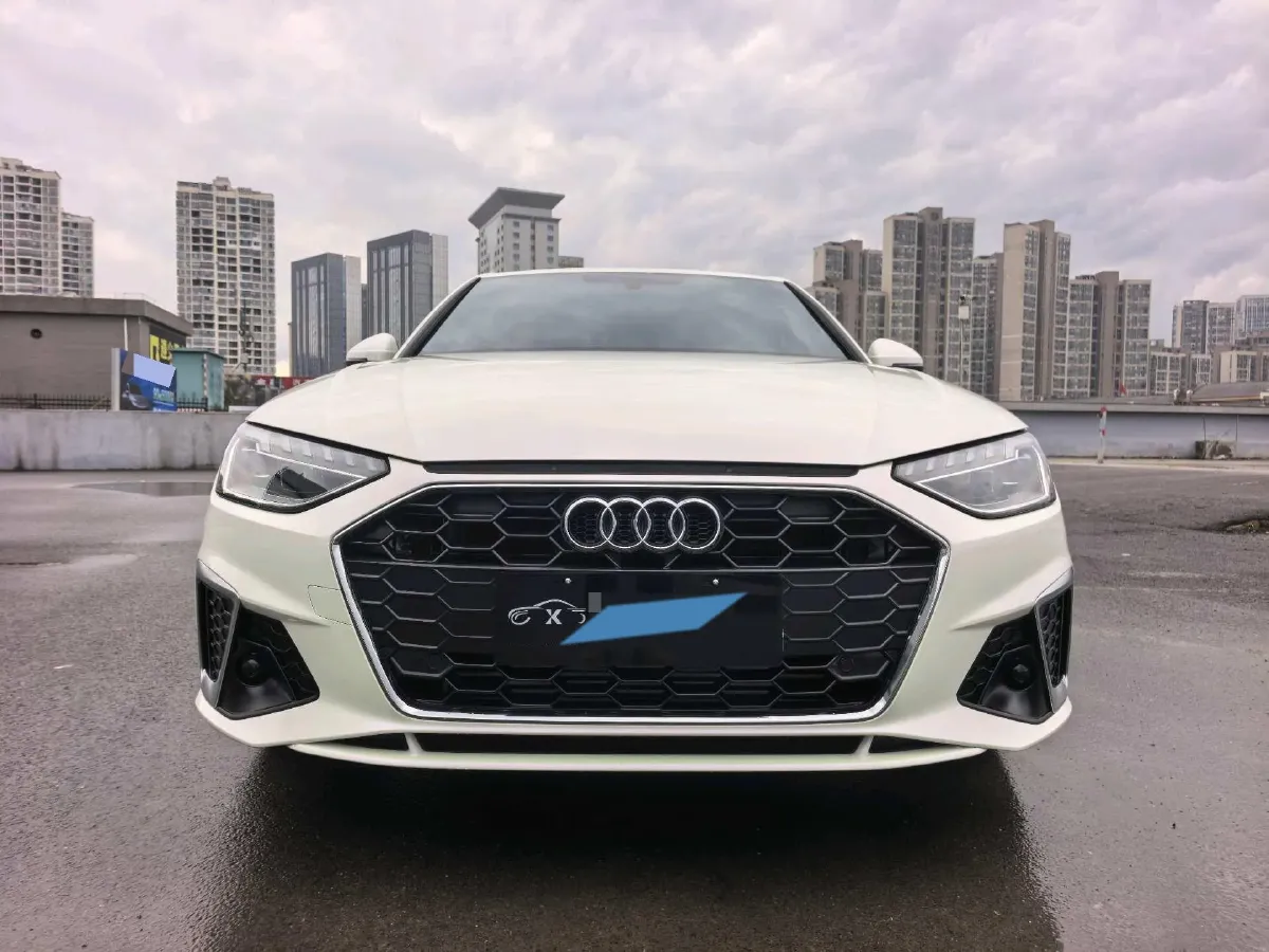 2024 Audi A4L 2.0T 190HP L4 7DCT,autocango,china used car exporter,china ev exporter,chinese used car exporter,chinese used ev exporter