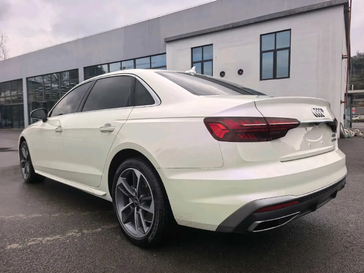 2024 Audi A4L 2.0T 190HP L4 7DCT,autocango,china used car exporter,china ev exporter,chinese used car exporter,chinese used ev exporter