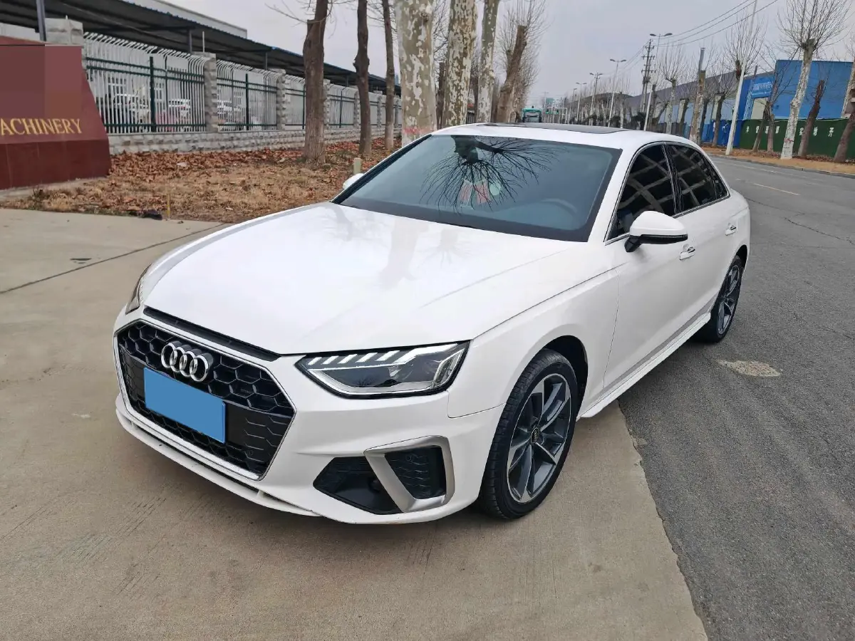 2022 Audi A4L 2.0T 190HP L4 7DCT