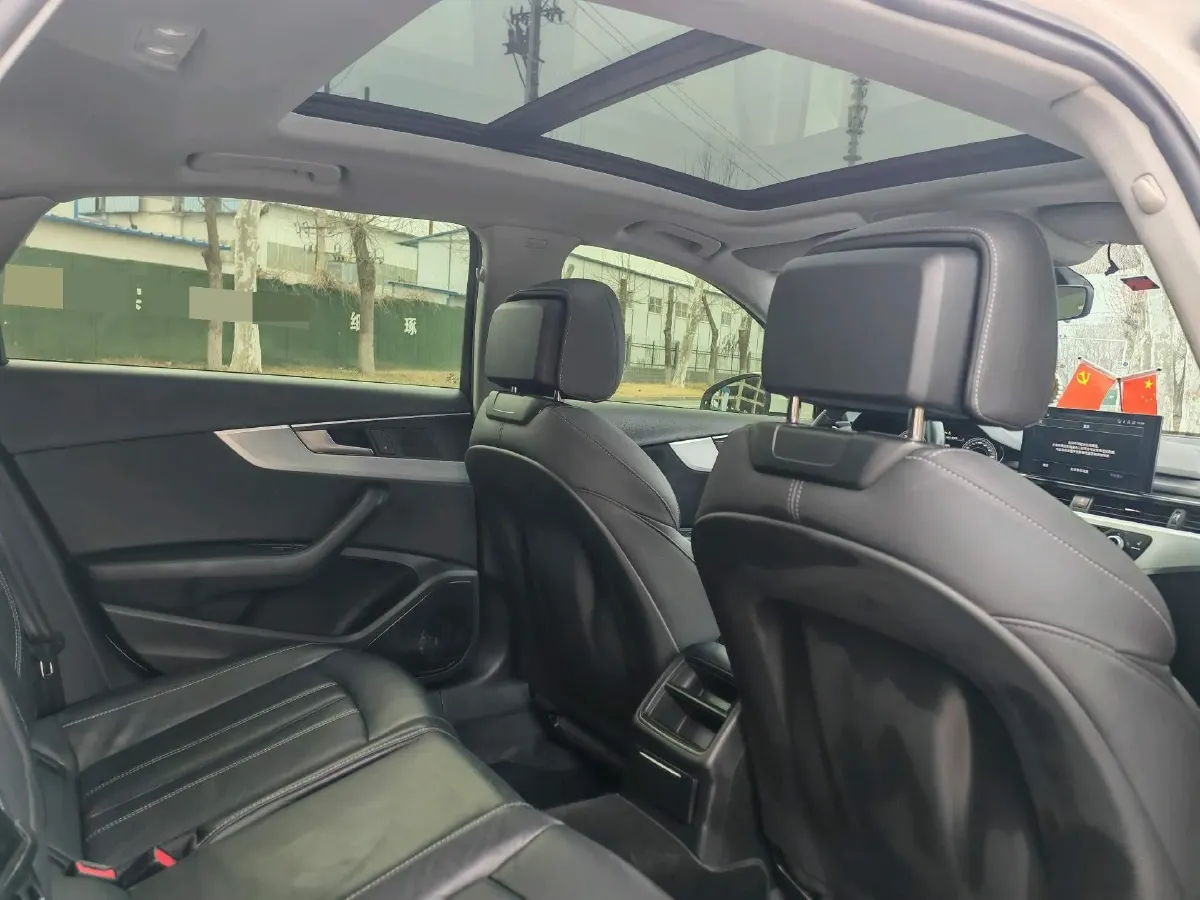 2022 Audi A4L 2.0T 190HP L4 7DCT,autocango,china used car exporter,china ev exporter,chinese used car exporter,chinese used ev exporter