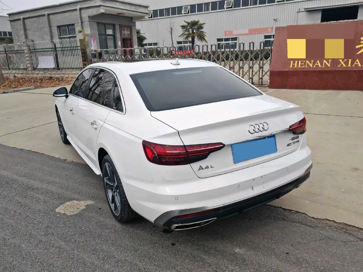 2022 Audi A4L 2.0T 190HP L4 7DCT,autocango,china used car exporter,china ev exporter,chinese used car exporter,chinese used ev exporter